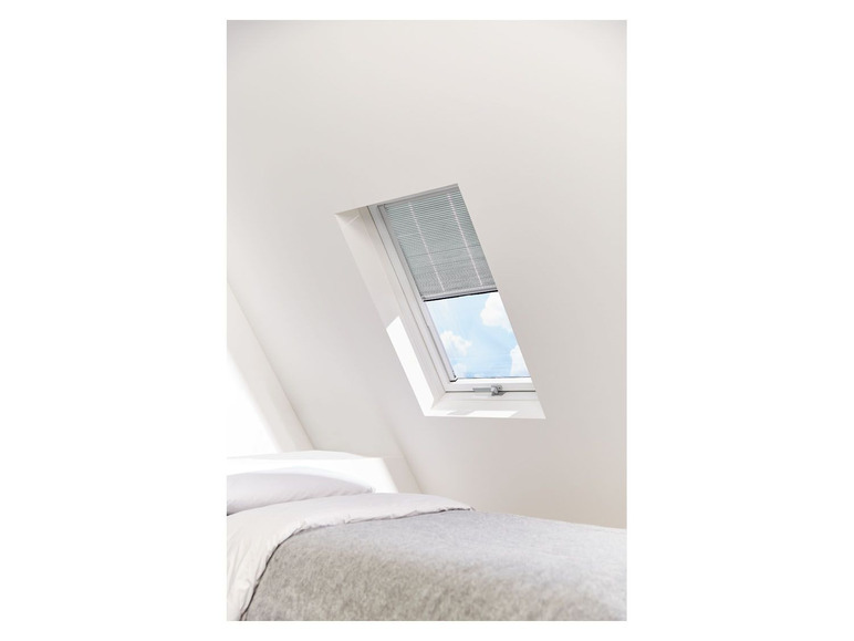 Prejsť na zobrazenie na celú obrazovku: Tepelnoizolačná plisovaná žalúzia na strešné okná Velux, 49,3 x 94 – 116 cm – obrázok 11