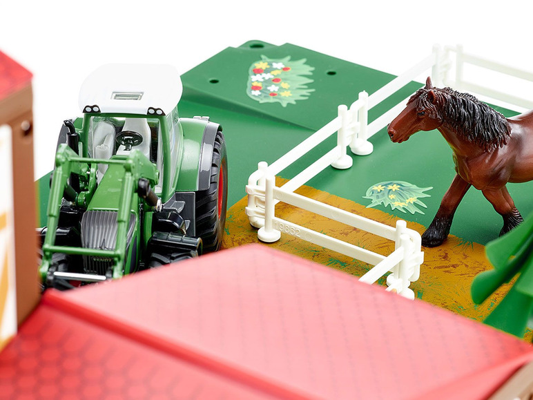 Prejsť na zobrazenie na celú obrazovku: siku Stajňa s koňmi a traktorom – obrázok 6