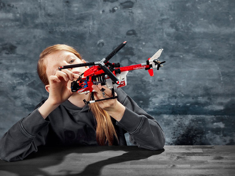 Prejsť na zobrazenie na celú obrazovku: LEGO® Technic Záchranársky vrtuľník 42092 – obrázok 10