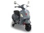 Elektrická Vespa pre deti v sivej farbe.