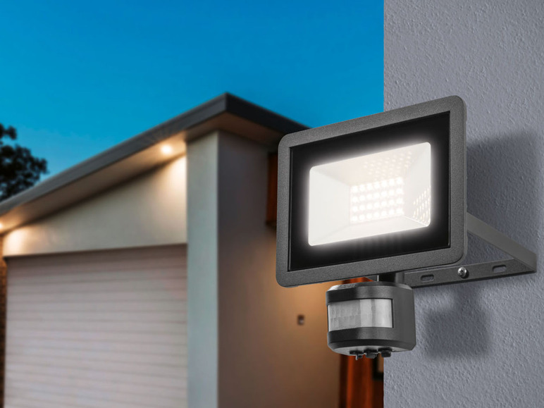 Prejsť na zobrazenie na celú obrazovku: LIVARNO home Vonkajší LED reflektor so senzorom pohybu – obrázok 4