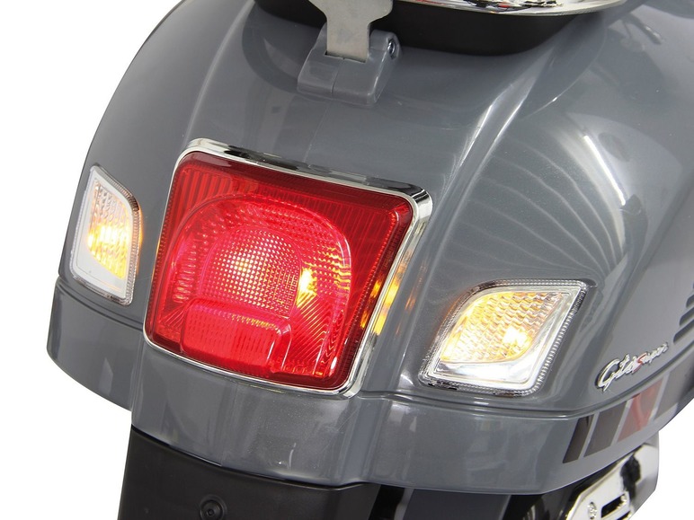 Prejsť na zobrazenie na celú obrazovku: Skúter Vespa Ride On – obrázok 24