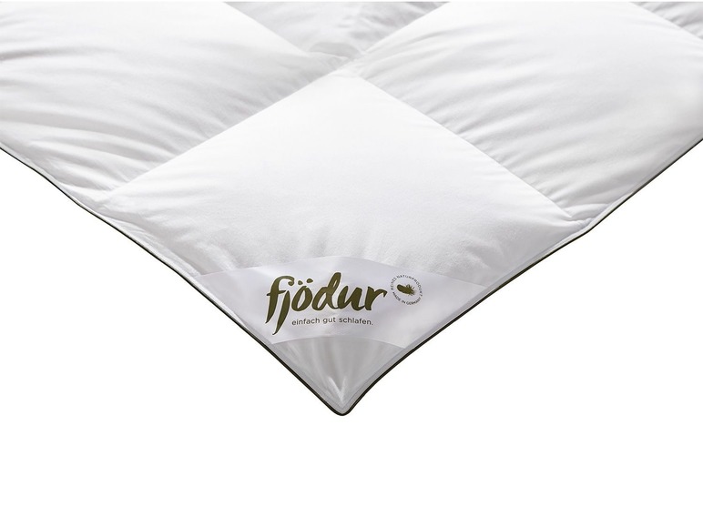 Biela perina Fjodor s visačkou.