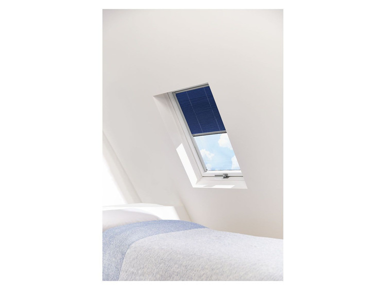 Prejsť na zobrazenie na celú obrazovku: Tepelnoizolačná plisovaná žalúzia na strešné okná Velux, 49,3 x 94 – 116 cm – obrázok 5