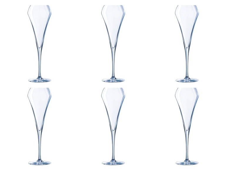 Šesť pohárov na šampanské alebo prosecco.