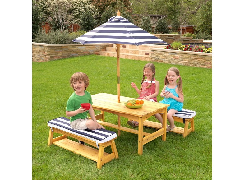Prejsť na zobrazenie na celú obrazovku: KidKraft Detský záhradný stôl s lavičkami a slnečníkom – obrázok 10