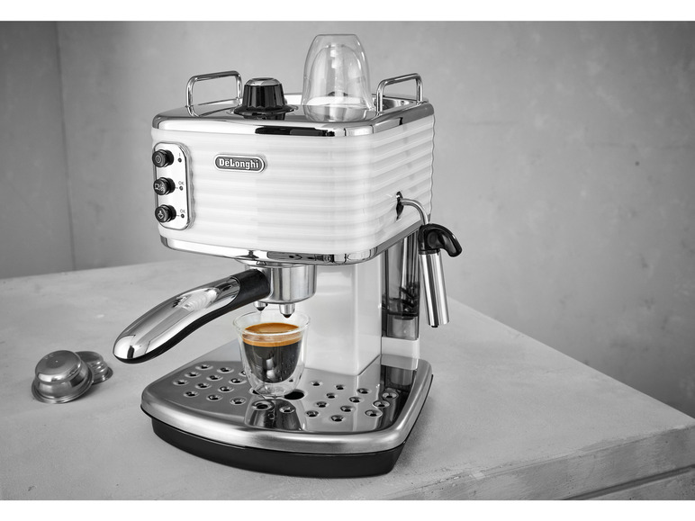 Prejsť na zobrazenie na celú obrazovku: Delonghi Espresso pákový kávovar Scultura SECZ351.BK – obrázok 3