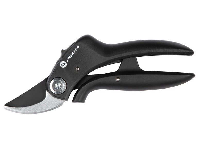 Čierne záhradnícke nožnice Fiskars