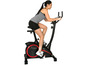 Žena cvičí na domácom bicykli Chris-Fit 1000.