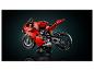 Červený model motocykla LEGO Technic Ducati Panigale V4 R s výstavným stojanom.