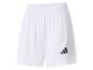 Biele športové šortky Adidas s čiernym logom na pravej nohe.