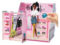 Ružová Barbie Boutique s bábikou, oblečením a doplnkami.