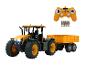 Diaľkovo ovládaný traktor JCB s prívesom a ovládačom.