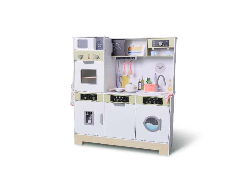 Biela a zelená drevená detská kuchynka so spotrebičmi a príslušenstvom.