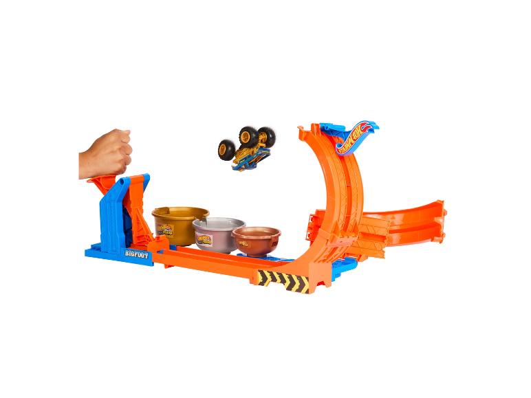 Hot Wheels Monster Trucks herná súprava s odpaľovačom, slučkou a cieľovými pohármi.