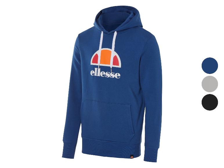 Modrá mikina s kapucňou od značky Ellesse.