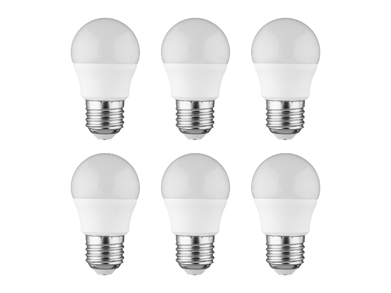 Šesť bielych LED žiaroviek na bielom pozadí.