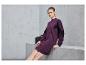 Žena v purpurovej hoodie-šaty Jette Sport.