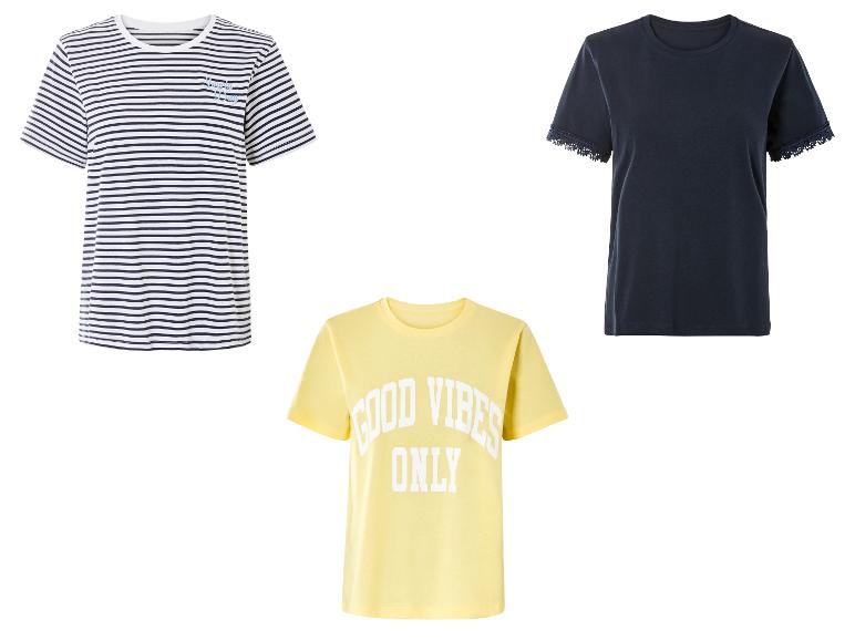 Tri tričká: pruhované, jednofarebné modré a žlté s nápisom 'Good Vibes Only'.