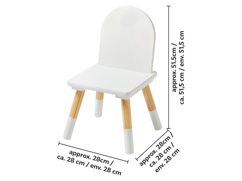 Biela detská stolička s drevenými nohami, približné rozmery 51,5 cm (výška) x 28 cm (šírka) x 28 cm (hĺbka).