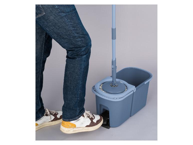 Rotačná mopa a vedro s jednoduchým systémom odstreďovania.