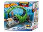 Sada Hot Wheels City s dráhou v tvare krokodíla a autíčkom.