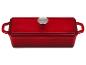 Červená obdĺžniková zapekacia misa SilverCrest s vekom.