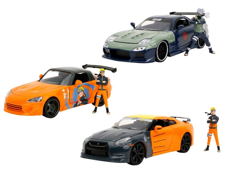 Tri autá s motívom Naruta vrátane oranžového Honda S2000.