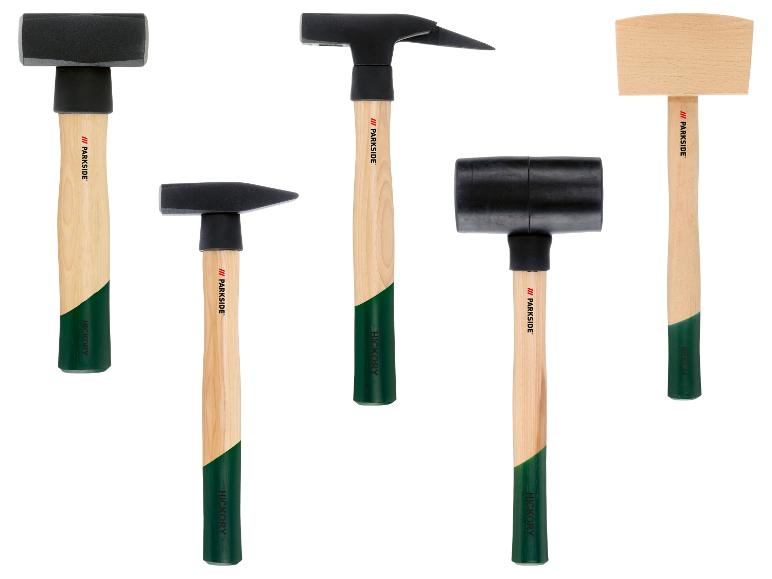 Päť rôznych typov kladív Parkside s drevenými rukoväťami.
