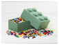 Zelená LEGO krabička s LEGO kockami.