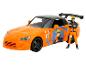 Oranžové hračkársky autíčko Honda S2000 s postavičkou Naruto.
