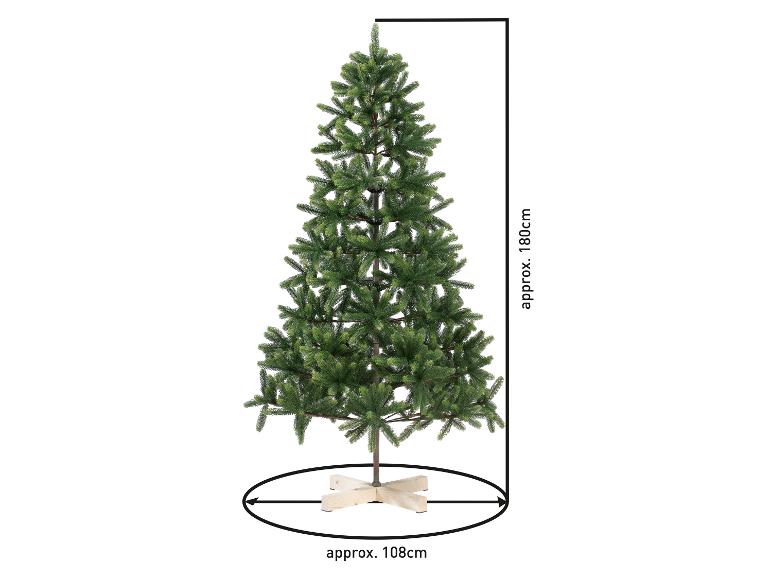 Umelý vianočný stromček s rozmermi: cca 180cm výška a 108cm priemer.