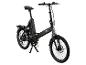 Čierny skladací elektrobicykel s nosičom a predným svetlom.