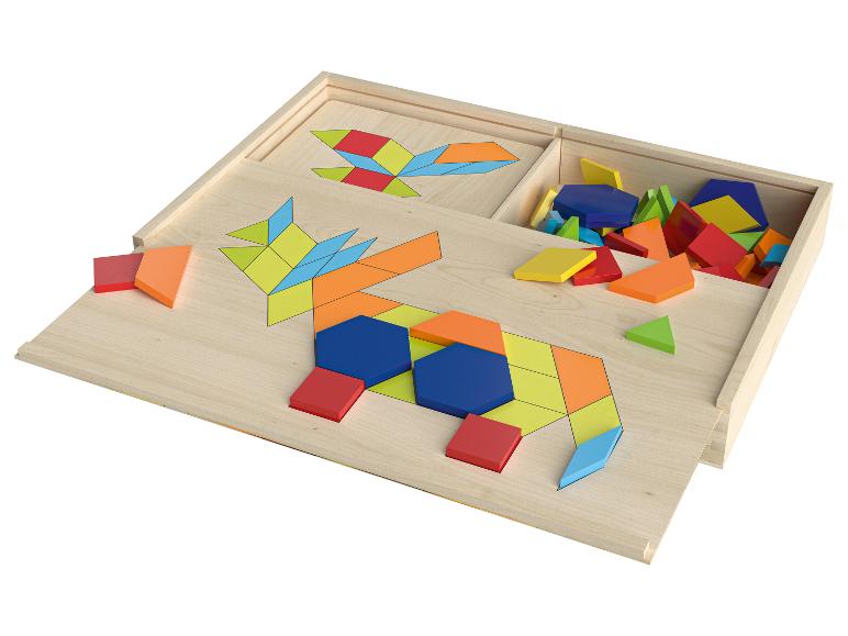 Drevená krabička s farebnými geometrickými tvarmi na skladanie.