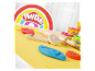 Sada na modelovanie Play-Doh s drevenými nástrojmi.