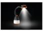Čierna a oranžová LED lampa s flexibilným krkom, vyžarujúca jasné biele svetlo.
