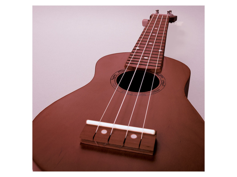 Prejsť na zobrazenie na celú obrazovku: Hudobný nástroj, flauta/ukulele – obrázok 4