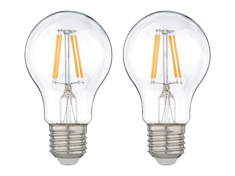 Dve LED žiarovky s vláknom, so striebornou kovovou základňou a čírym sklom.