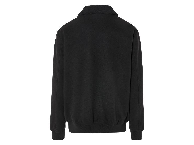 Čierna bomber bunda s fleecovou podšívkou.