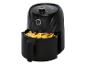 Čierny airfryer značky Silvercrest s hranolkami.