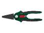 Zelené a čierne záhradné nožnice s trojuholníkovými čepeľami a červeným uzamykacím mechanizmom.