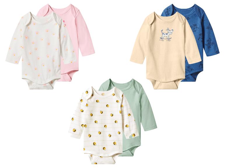 Šesť dojčenských body s dlhým rukávom v rôznych farbách a vzoroch, vrátane kvetinových, psích a včelích.