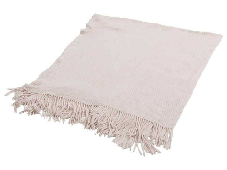 Svetlý pletený pléd s strapcami