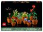Súprava LEGO Botanicals Tiny Plants s deviatimi rôznymi zostaviteľnými rastlinami v kvetináčoch.