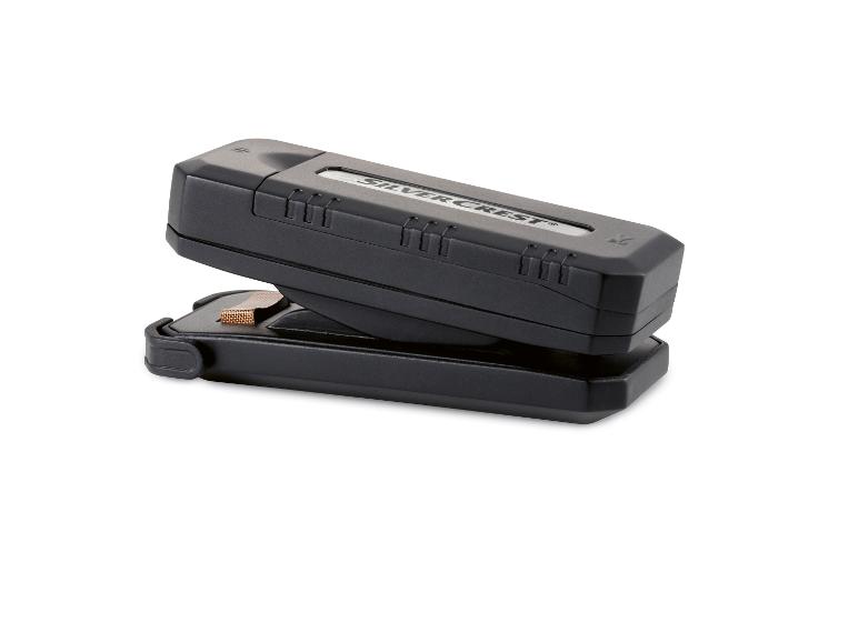 Čierny adaptér SilverCrest pre USB kľúče.