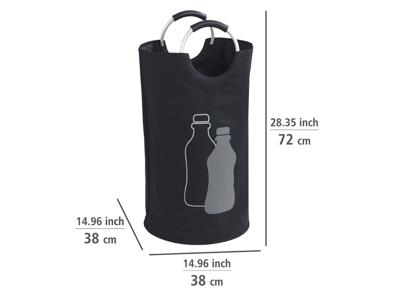 Čierny kôš na bielizeň s rukoväťami na separovanie plastových fliaš.