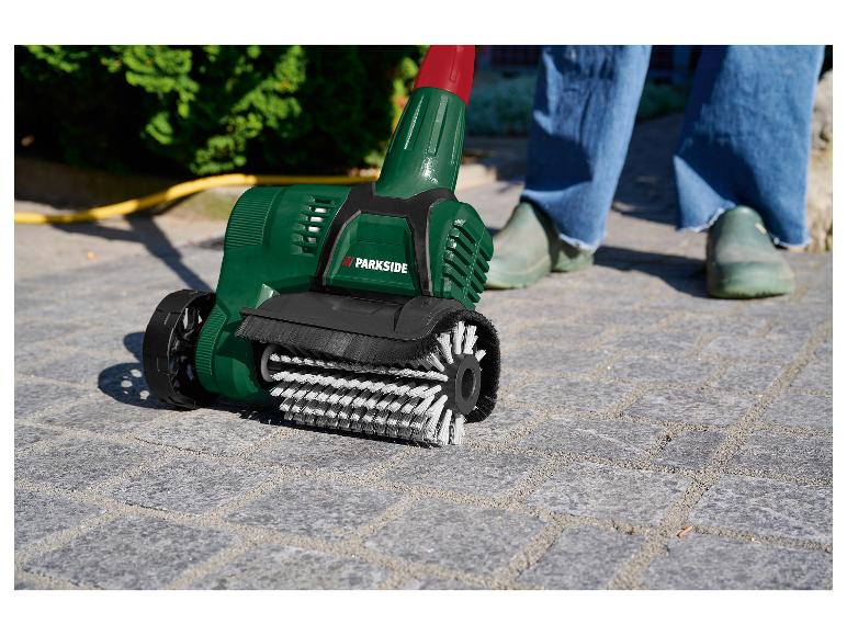 Parkside čistič špár: efektívne čistenie dlažby.