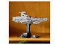 Model LEGO Star Wars Acclamator-Class Assault Ship na výstavnom stojane.