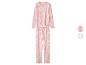 Dámske pyžamo v ružovej farbe s bodkami, s doplnkovou vzorkou látky so srdiečkami.