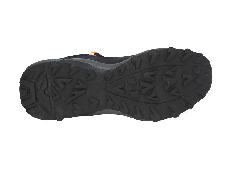 Podrážka trekovacej topánky, čierna s oranžovými detailmi.